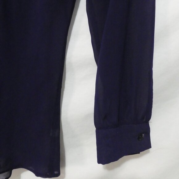 NEW YORK COMPANY | size 8 | Elegant Purple Ruffled V-Neck Blouse - Picture 7 of 14